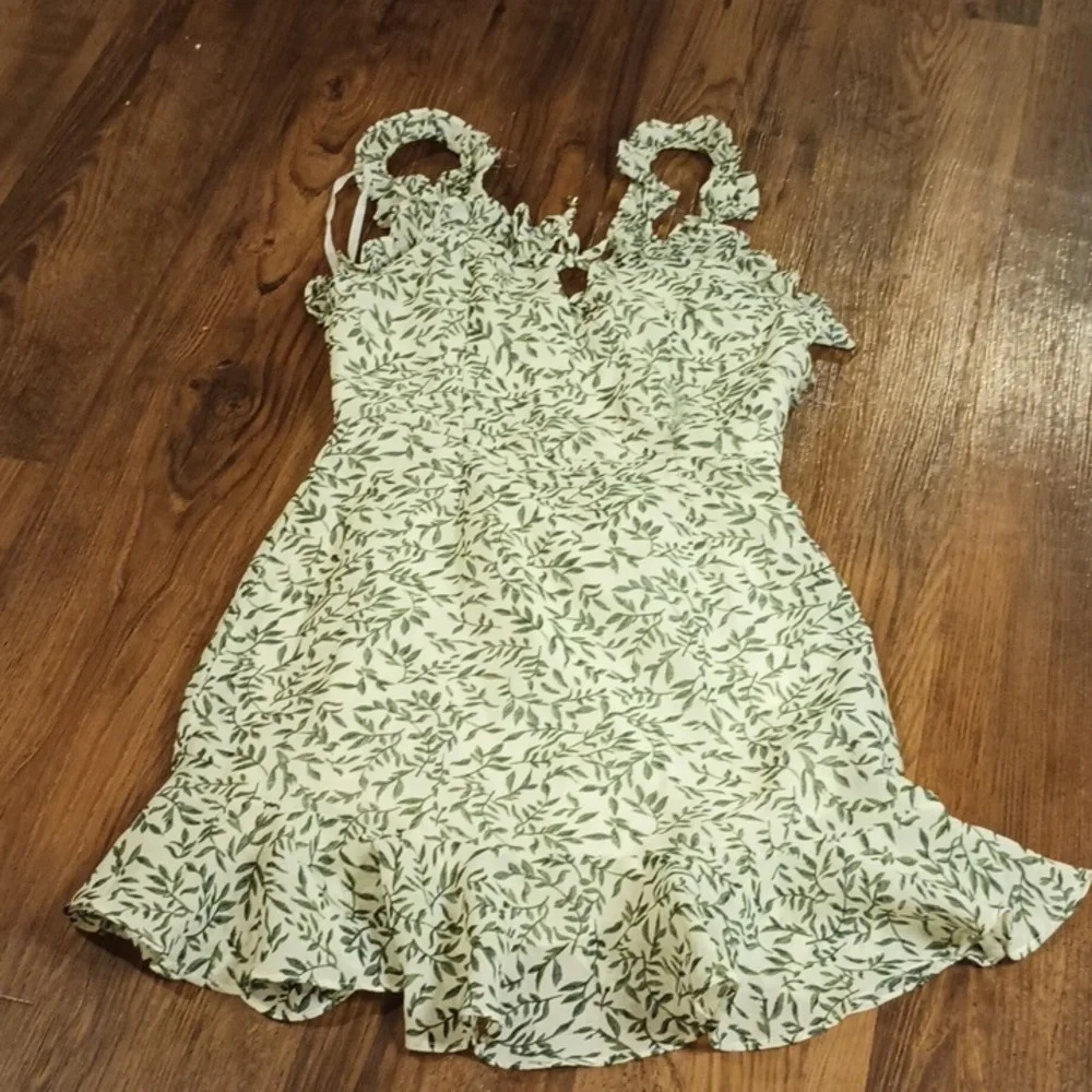 Saints + Secrets White Sheer Ruffle Green Leafy Floral Dress EEE